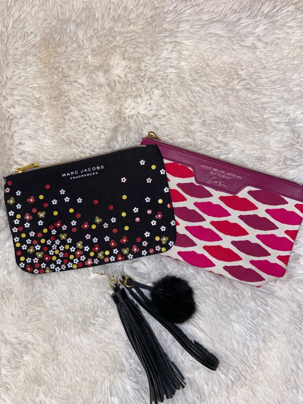 Marc Jacobs Black Floral
Makeup bag & Estelle Lauder Pink Lip-Print&bag charm